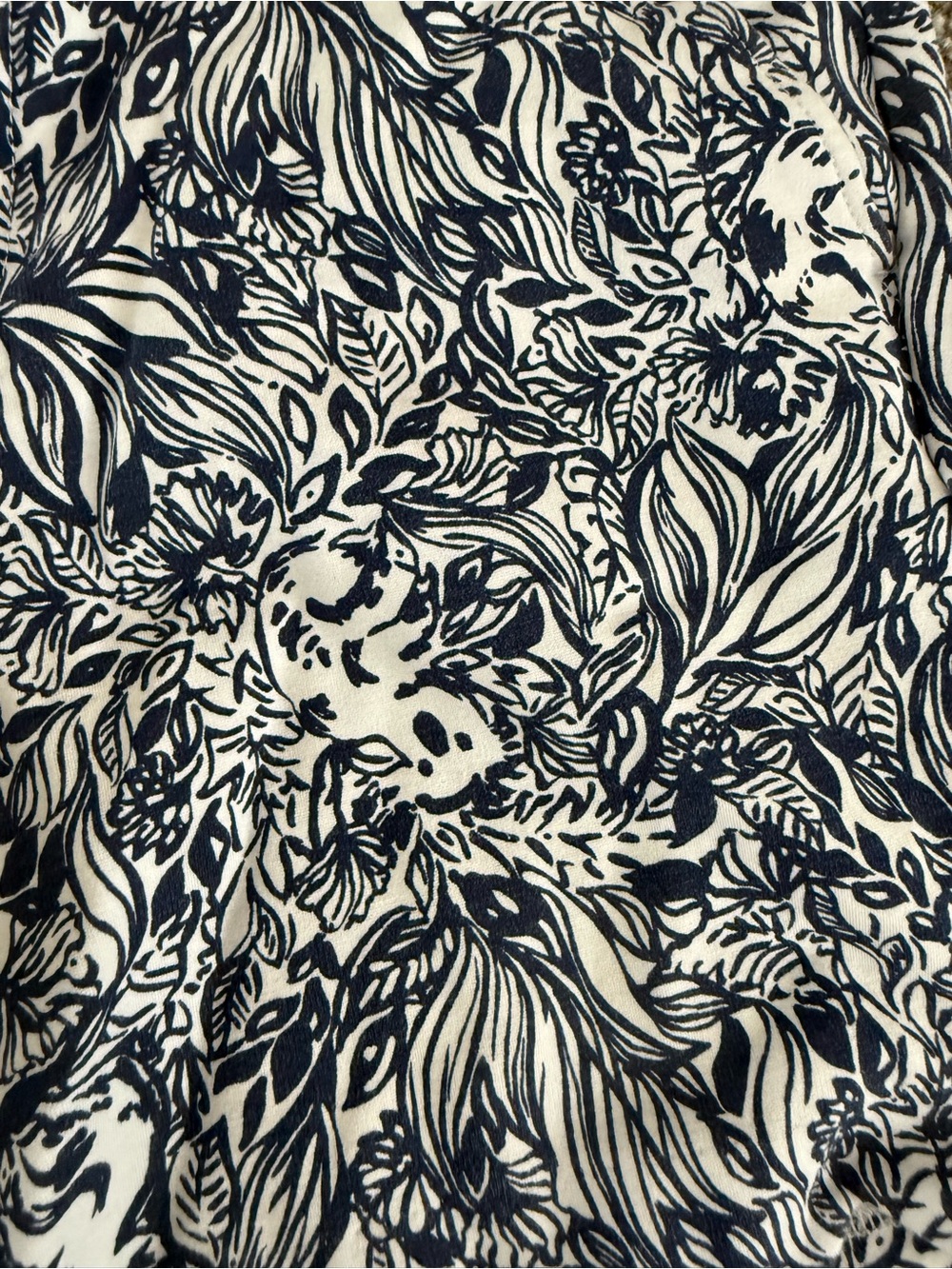 Lilly Pulitzer Darci Knit Shorts in a navy and white koala print - Picture 3 of 5